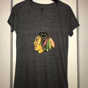 🎉Brand New🎉Blackhawks VNeck Tee